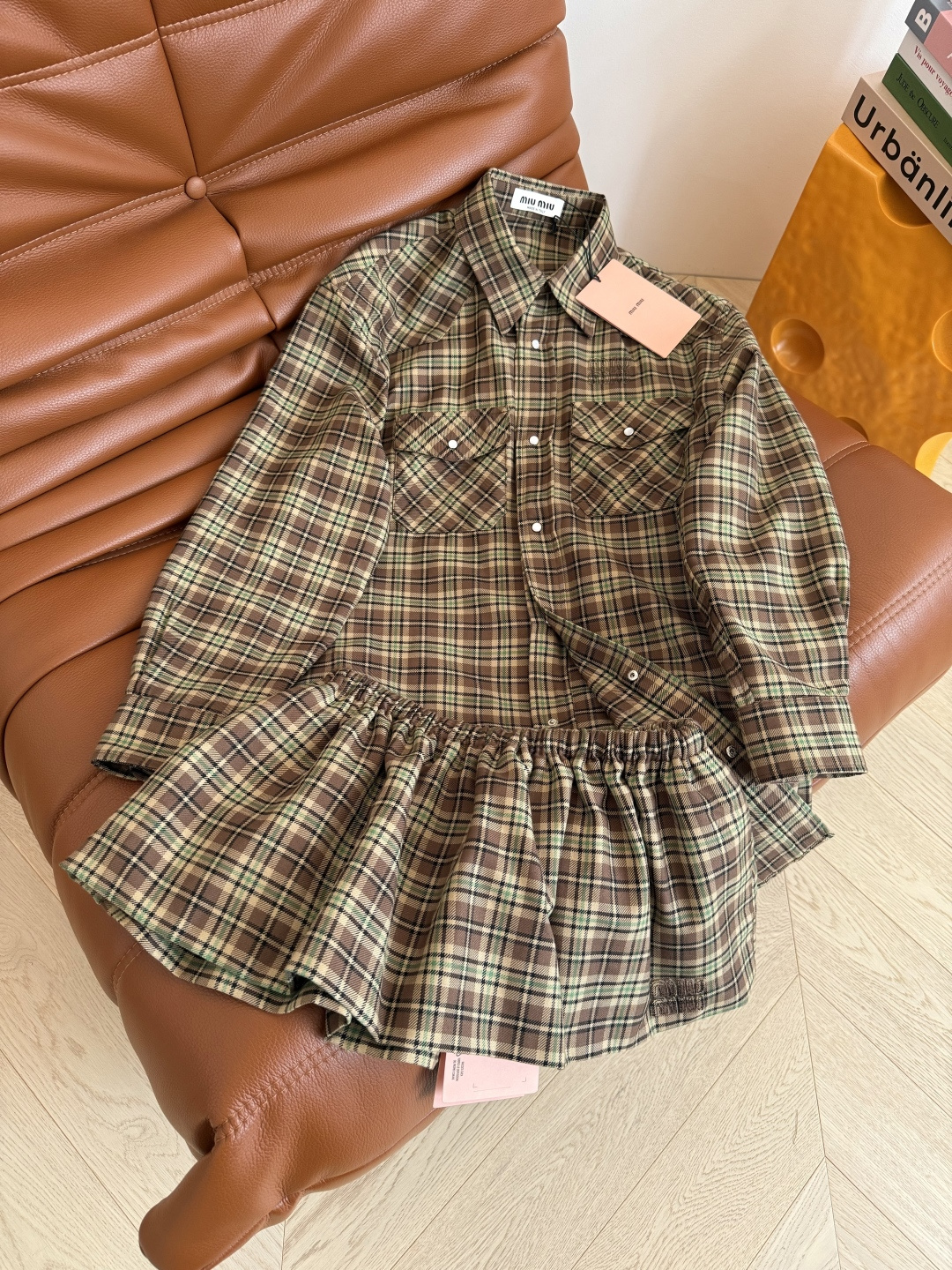 25秋冬🆕🆕英伦复古格纹一套搭配 缪系穿搭 复古有型 采用定织开发的格纹面料 对格工艺做法 廓形衬衫+超