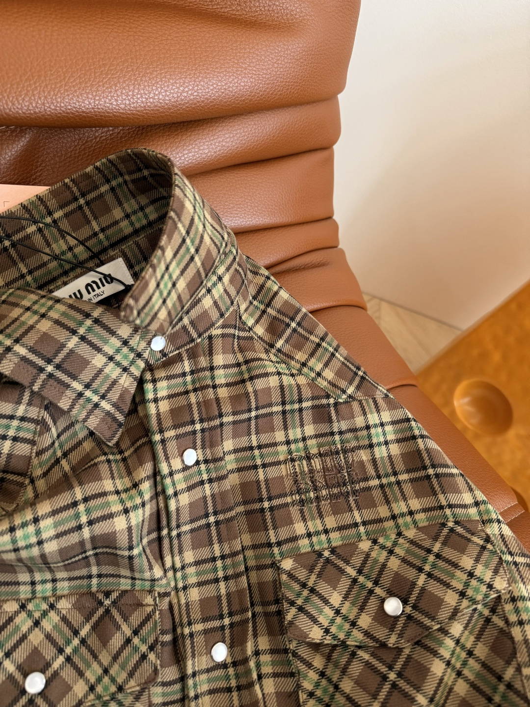 25秋冬🆕🆕英伦复古格纹一套搭配 缪系穿搭 复古有型 采用定织开发的格纹面料 对格工艺做法 廓形衬衫+超