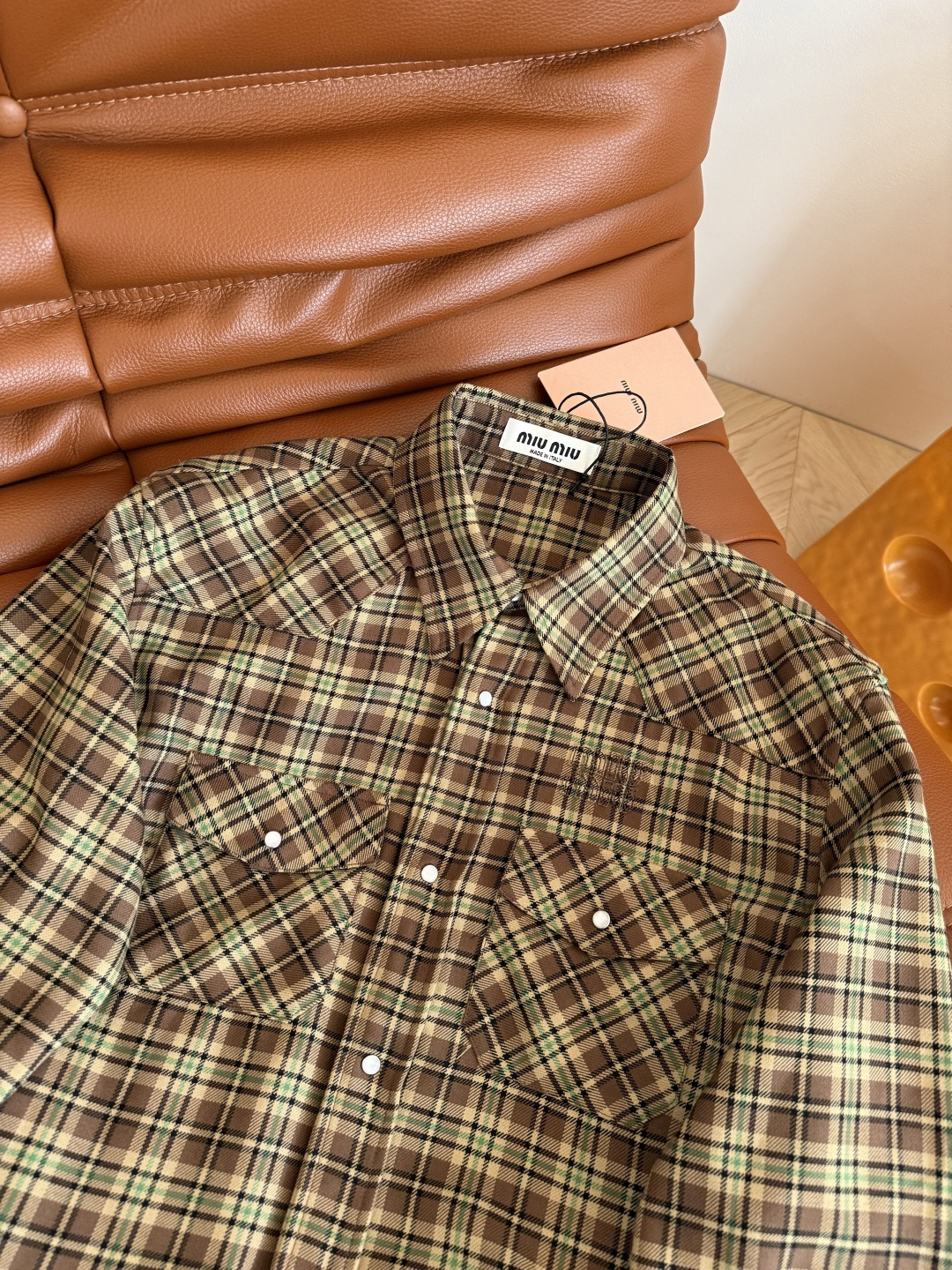 25秋冬🆕🆕英伦复古格纹一套搭配 缪系穿搭 复古有型 采用定织开发的格纹面料 对格工艺做法 廓形衬衫+超