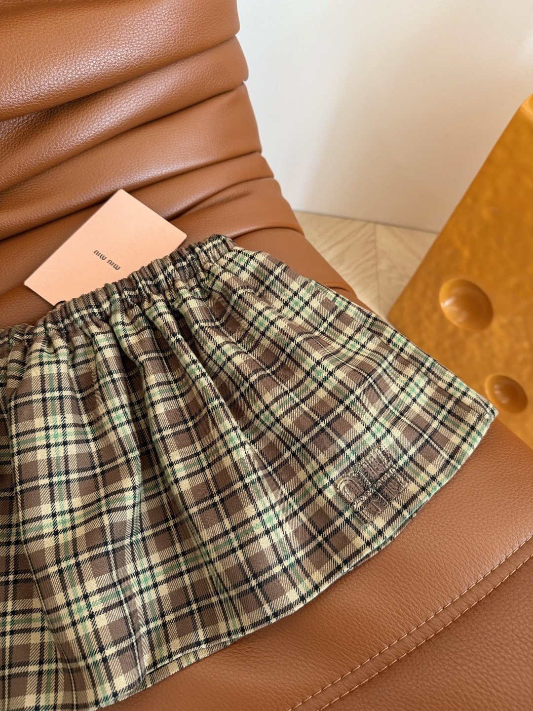 25秋冬🆕🆕英伦复古格纹一套搭配 缪系穿搭 复古有型 采用定织开发的格纹面料 对格工艺做法 廓形衬衫+超