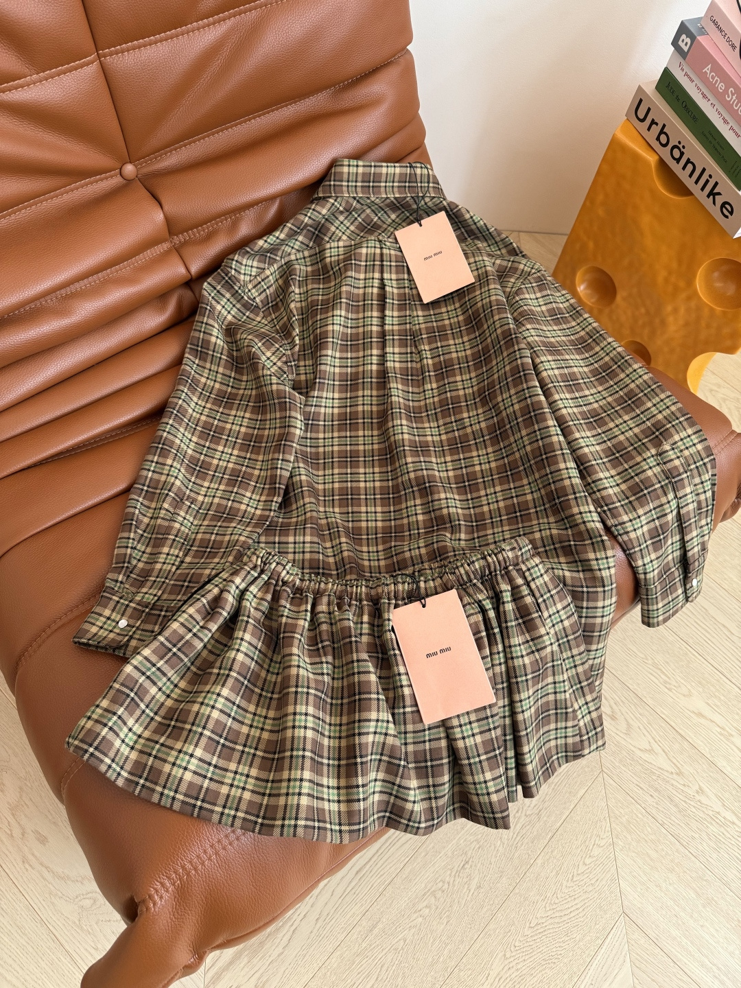 25秋冬🆕🆕英伦复古格纹一套搭配 缪系穿搭 复古有型 采用定织开发的格纹面料 对格工艺做法 廓形衬衫+超