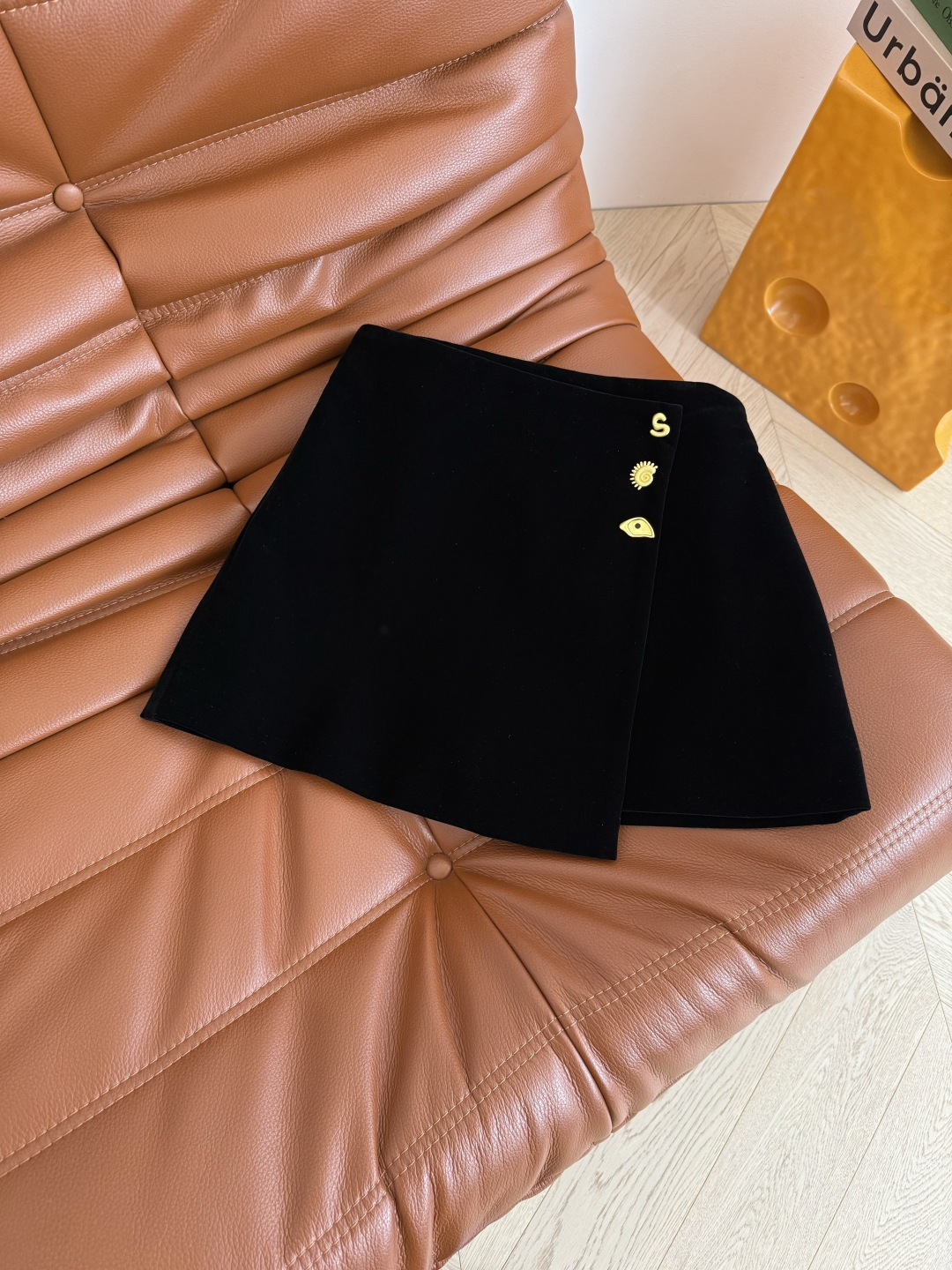 25FW新款 巴黎SCP～异形扣子装饰丝绒半裙 简约又高级 不对称搭片设计 超级实穿 高腰A字版型 上身