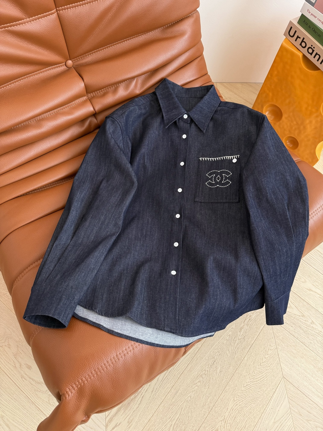 25新款 双C图案刺绣牛仔系列 Vintage中古风 时髦感在线 廓形感衬衫+松紧直筒牛仔裤 这一套超级