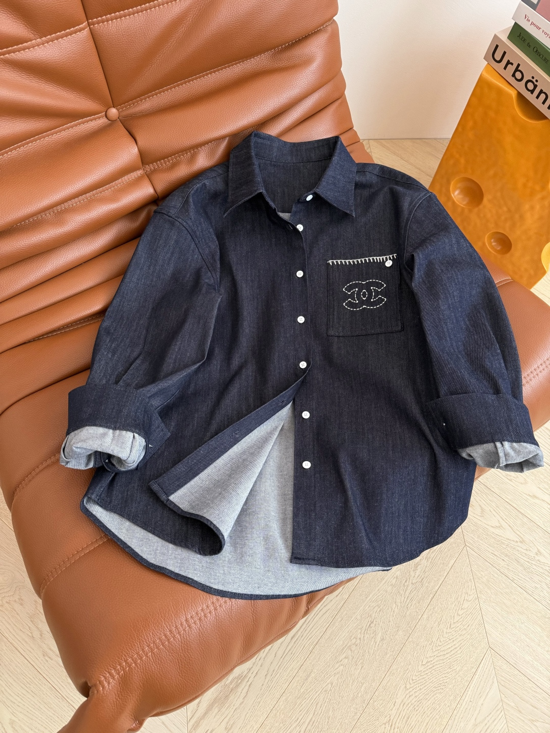 25新款 双C图案刺绣牛仔系列 Vintage中古风 时髦感在线 廓形感衬衫+松紧直筒牛仔裤 这一套超级