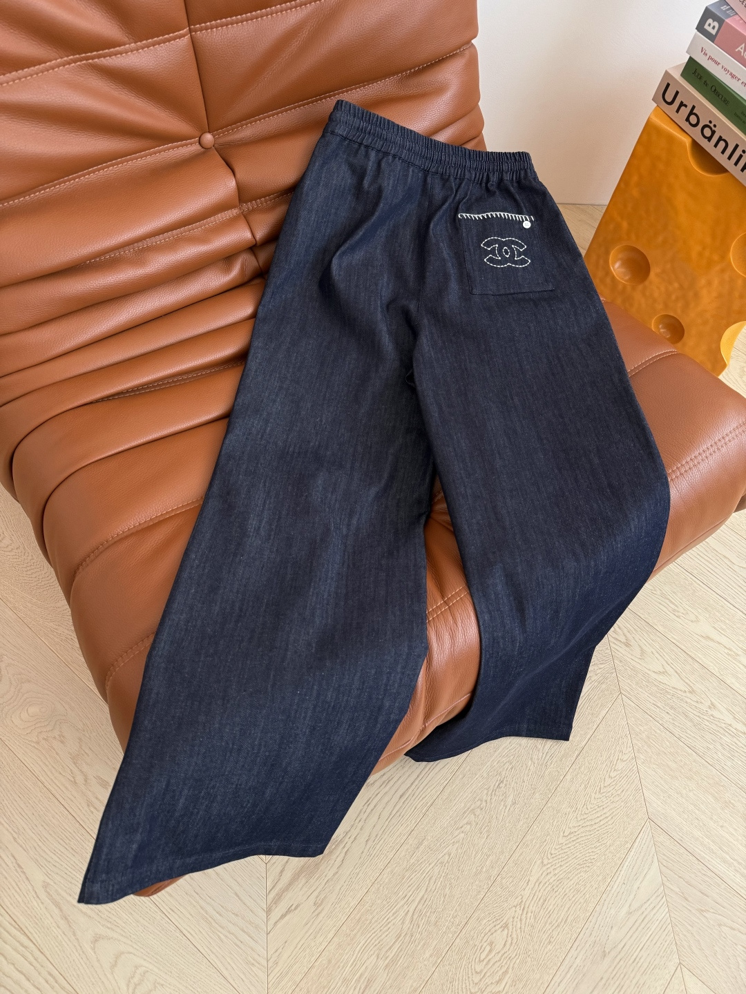 25新款 双C图案刺绣牛仔系列 Vintage中古风 时髦感在线 廓形感衬衫+松紧直筒牛仔裤 这一套超级