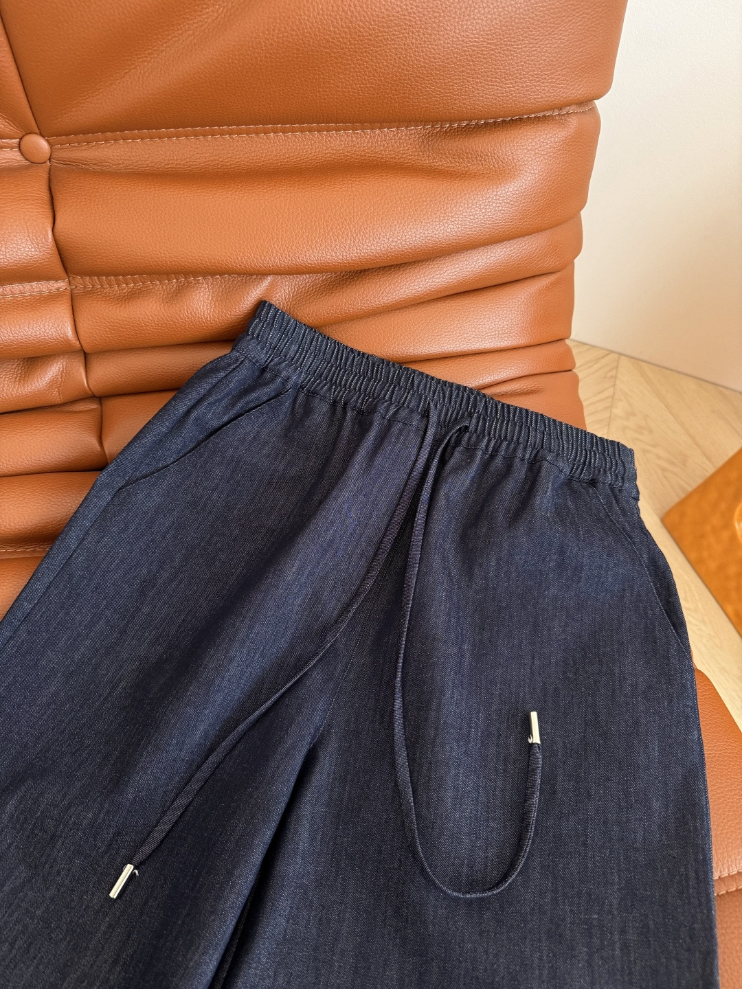 25新款 双C图案刺绣牛仔系列 Vintage中古风 时髦感在线 廓形感衬衫+松紧直筒牛仔裤 这一套超级