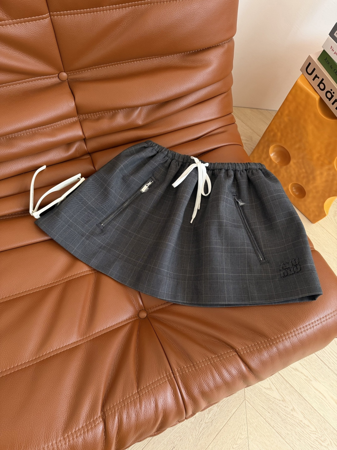 完美无死角的一套搭配 25秋冬 英伦复古格纹～真皮领子拉链夹克外套+松紧半裙 格雷灰很高级 低调又显质感