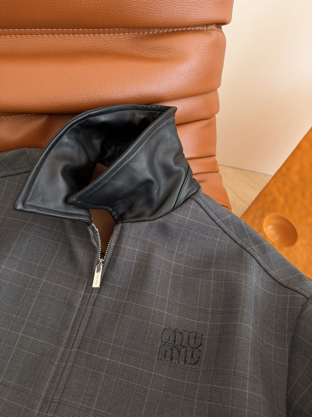 完美无死角的一套搭配 25秋冬 英伦复古格纹～真皮领子拉链夹克外套+松紧半裙 格雷灰很高级 低调又显质感