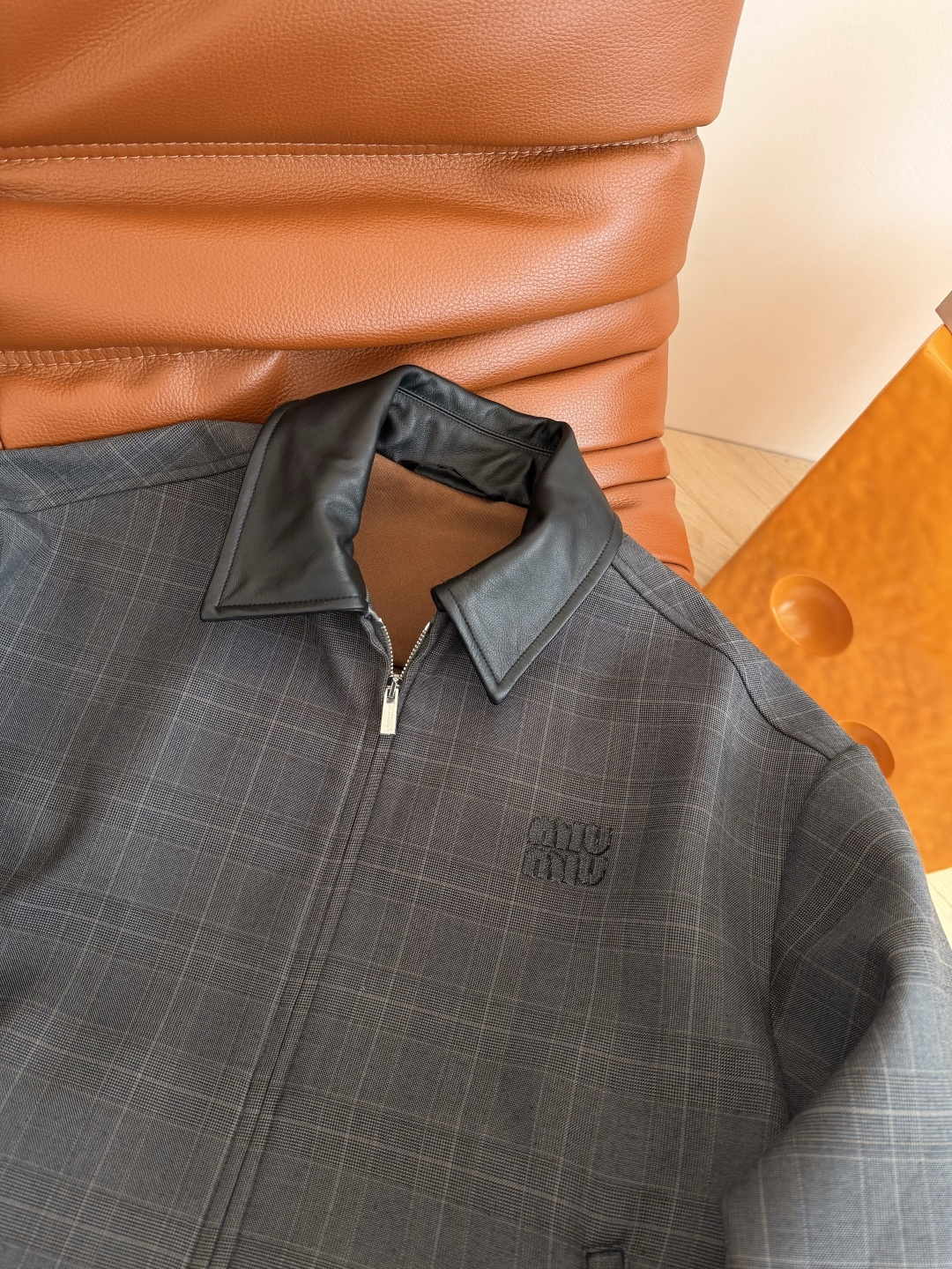 完美无死角的一套搭配 25秋冬 英伦复古格纹～真皮领子拉链夹克外套+松紧半裙 格雷灰很高级 低调又显质感