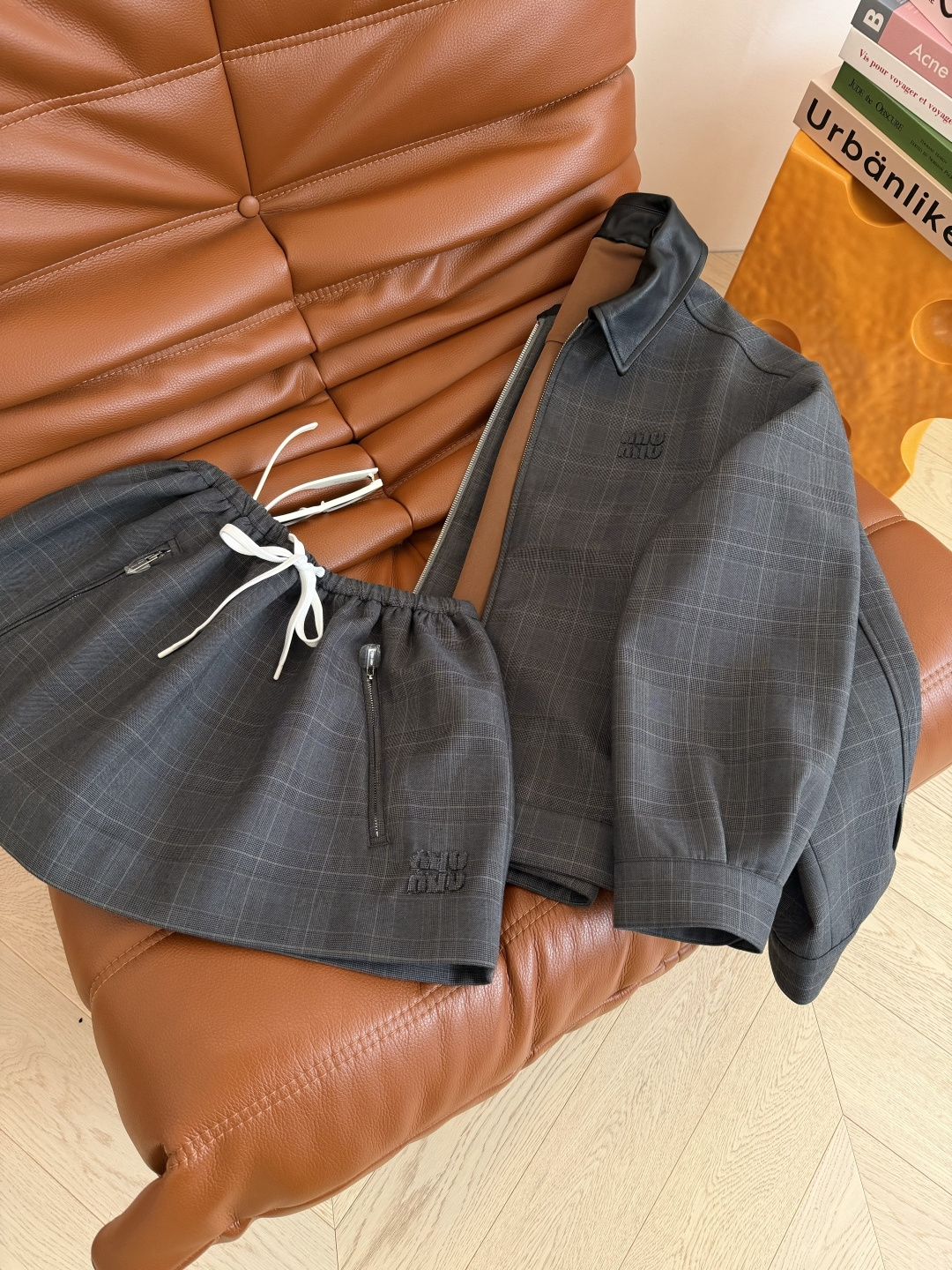 完美无死角的一套搭配 25秋冬 英伦复古格纹～真皮领子拉链夹克外套+松紧半裙 格雷灰很高级 低调又显质感