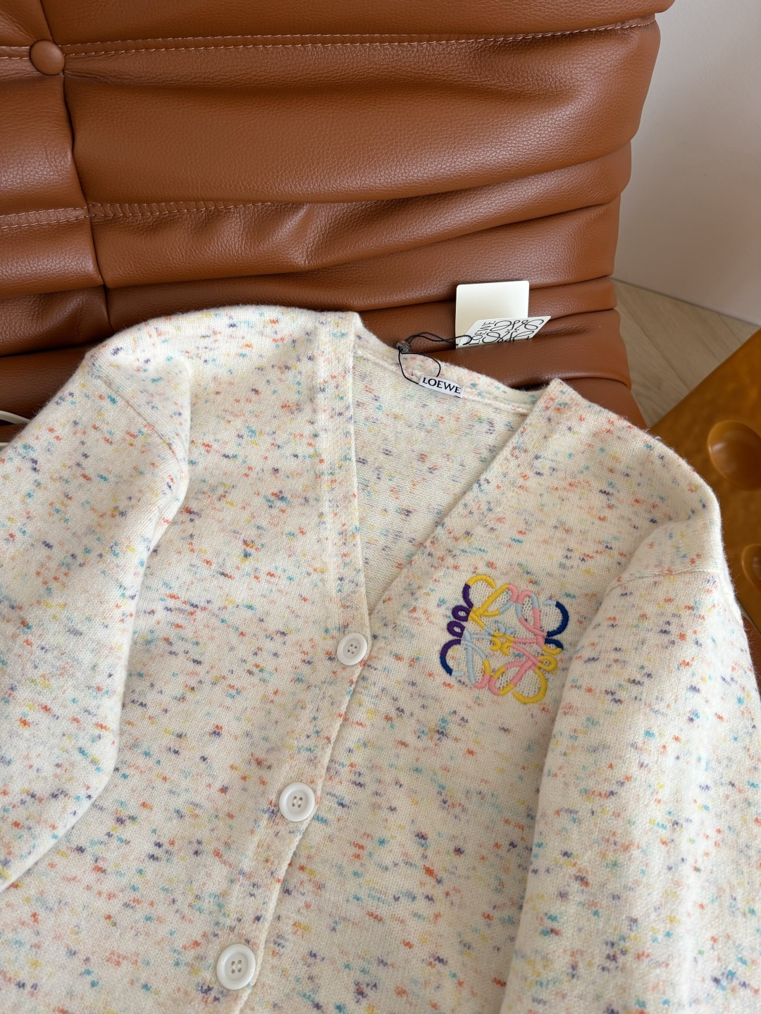 25秋冬系列 彩色刺绣logo设计 V领开衫和短袖小上衣 羊毛混纺纱线 可以两件叠穿也可以分开穿 颜值在