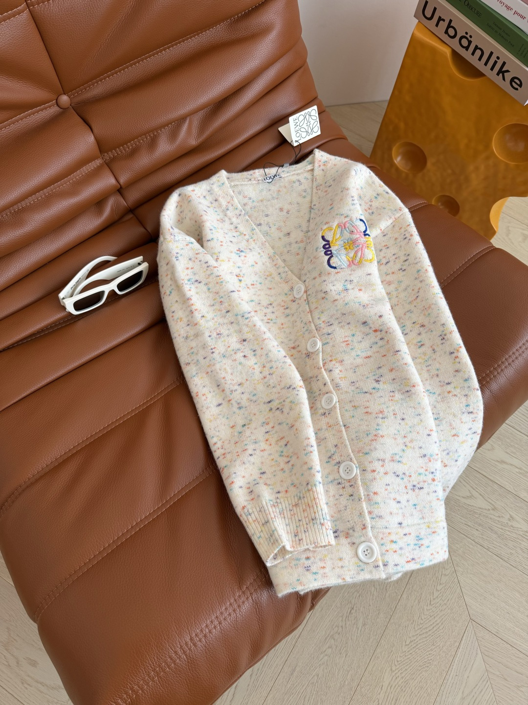 25秋冬系列 彩色刺绣logo设计 V领开衫和短袖小上衣 羊毛混纺纱线 可以两件叠穿也可以分开穿 颜值在