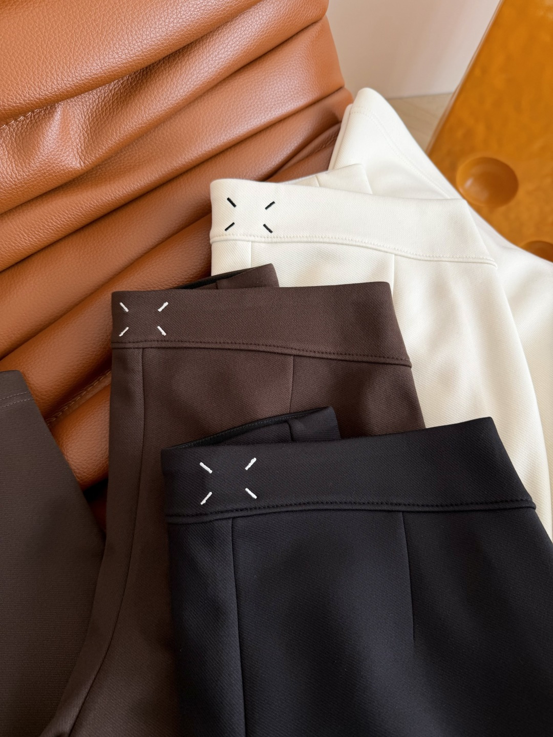 腿精2.0 后背刺绣logo装饰微喇开叉裤 高腰长腿功能性裤子 上身自动把双腿拉到最长 修饰腰臀比例感 