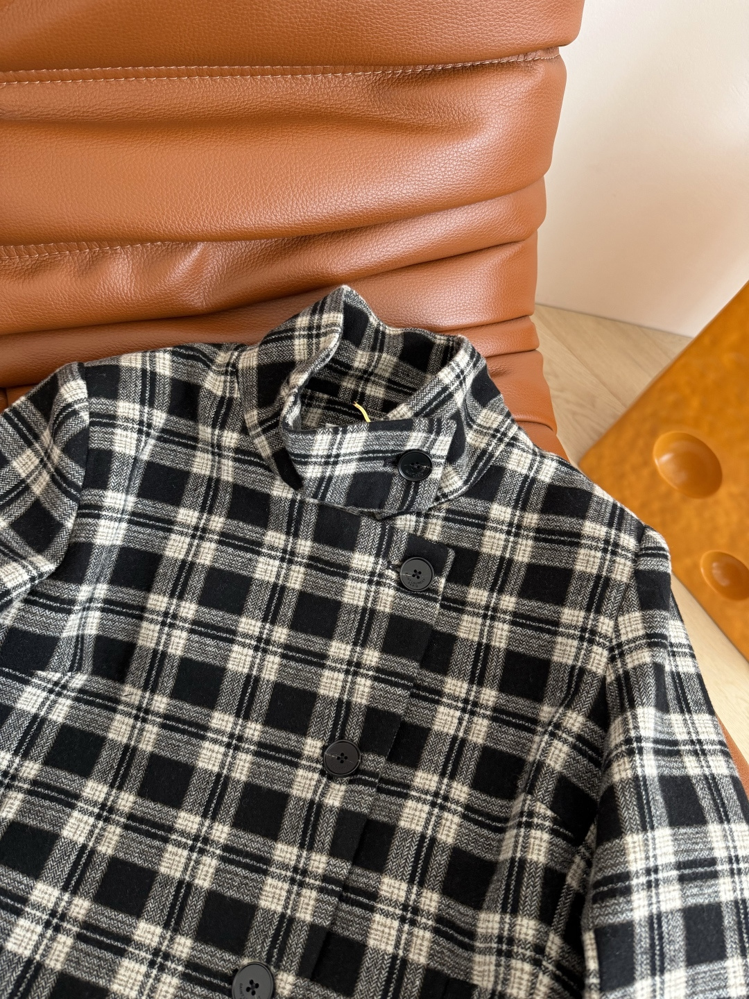 秋冬就要穿格子 25FW 复古羊毛格子外套 浓浓的英式复古感 伦敦入秋氛围感 立领设计 低腰腰带设计 上