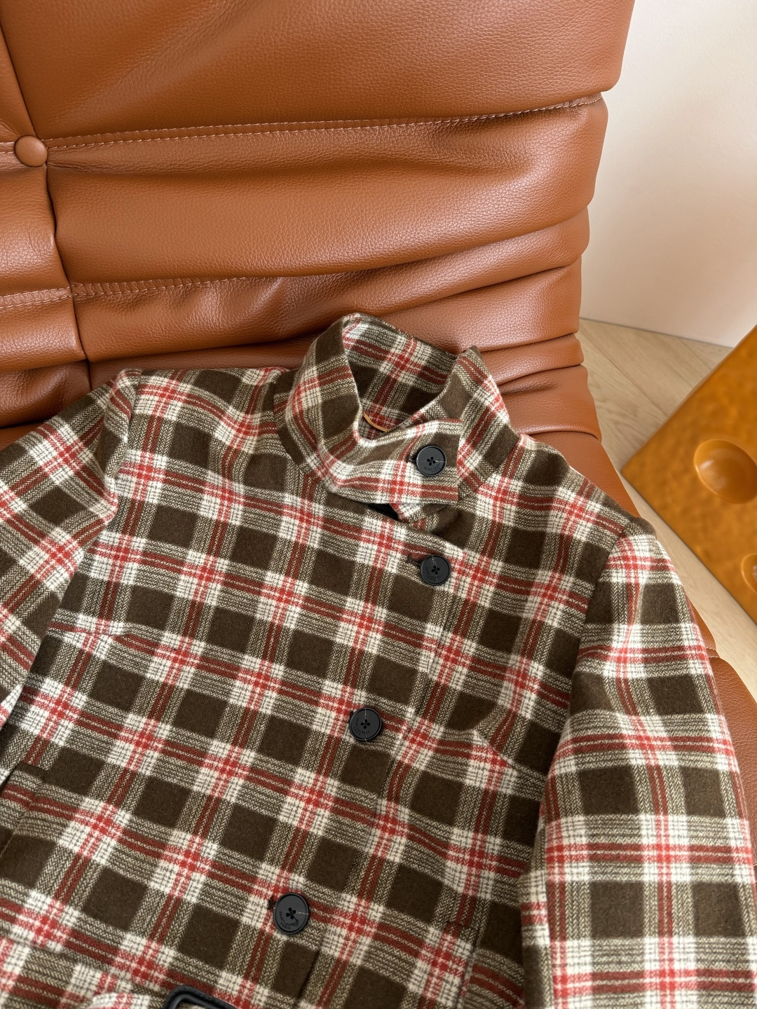 秋冬就要穿格子 25FW 复古羊毛格子外套 浓浓的英式复古感 伦敦入秋氛围感 立领设计 低腰腰带设计 上