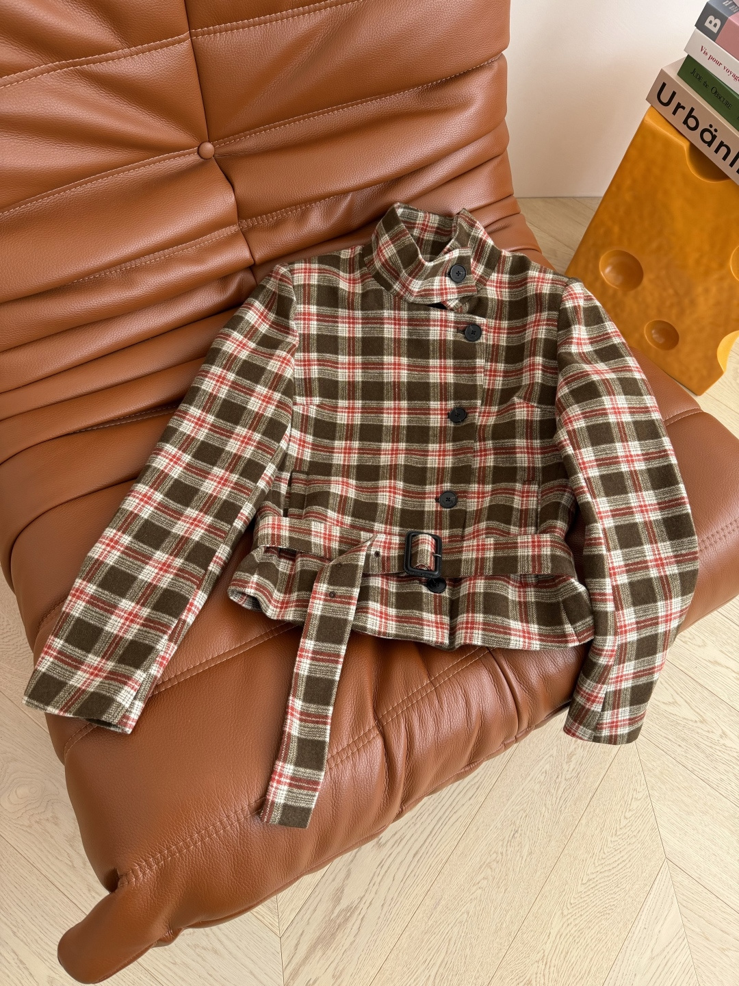 秋冬就要穿格子 25FW 复古羊毛格子外套 浓浓的英式复古感 伦敦入秋氛围感 立领设计 低腰腰带设计 上