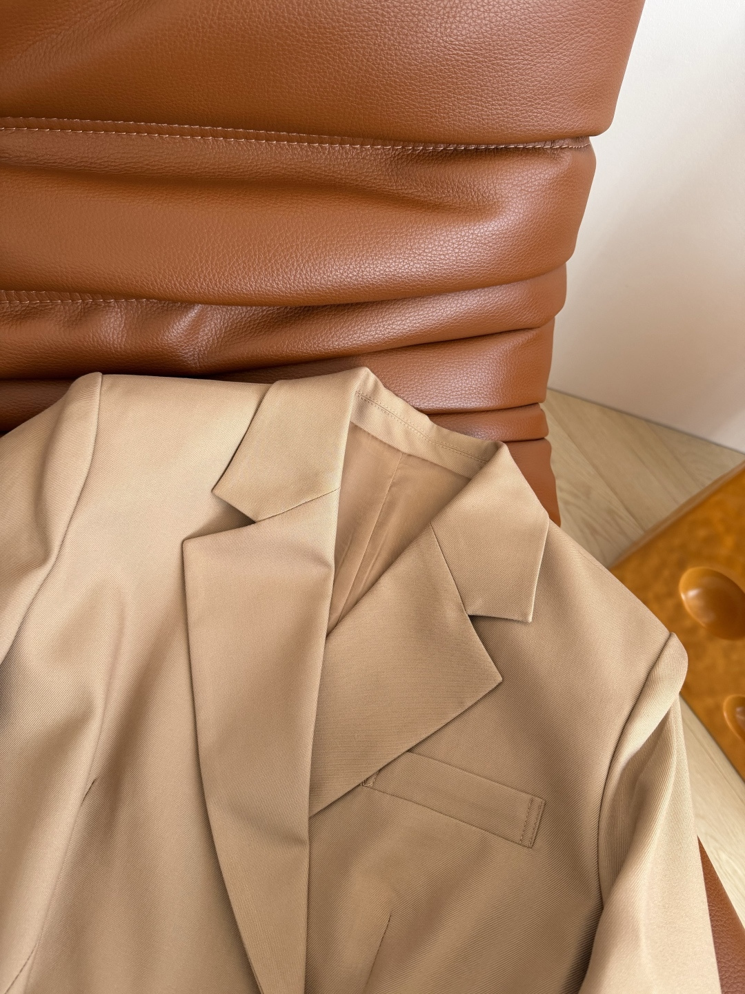 25秋冬 两粒扣西装连衣裙 这条裙子很推荐 充满设计又很好驾驭 不管是日常或者OL职场都适合 可休闲可优