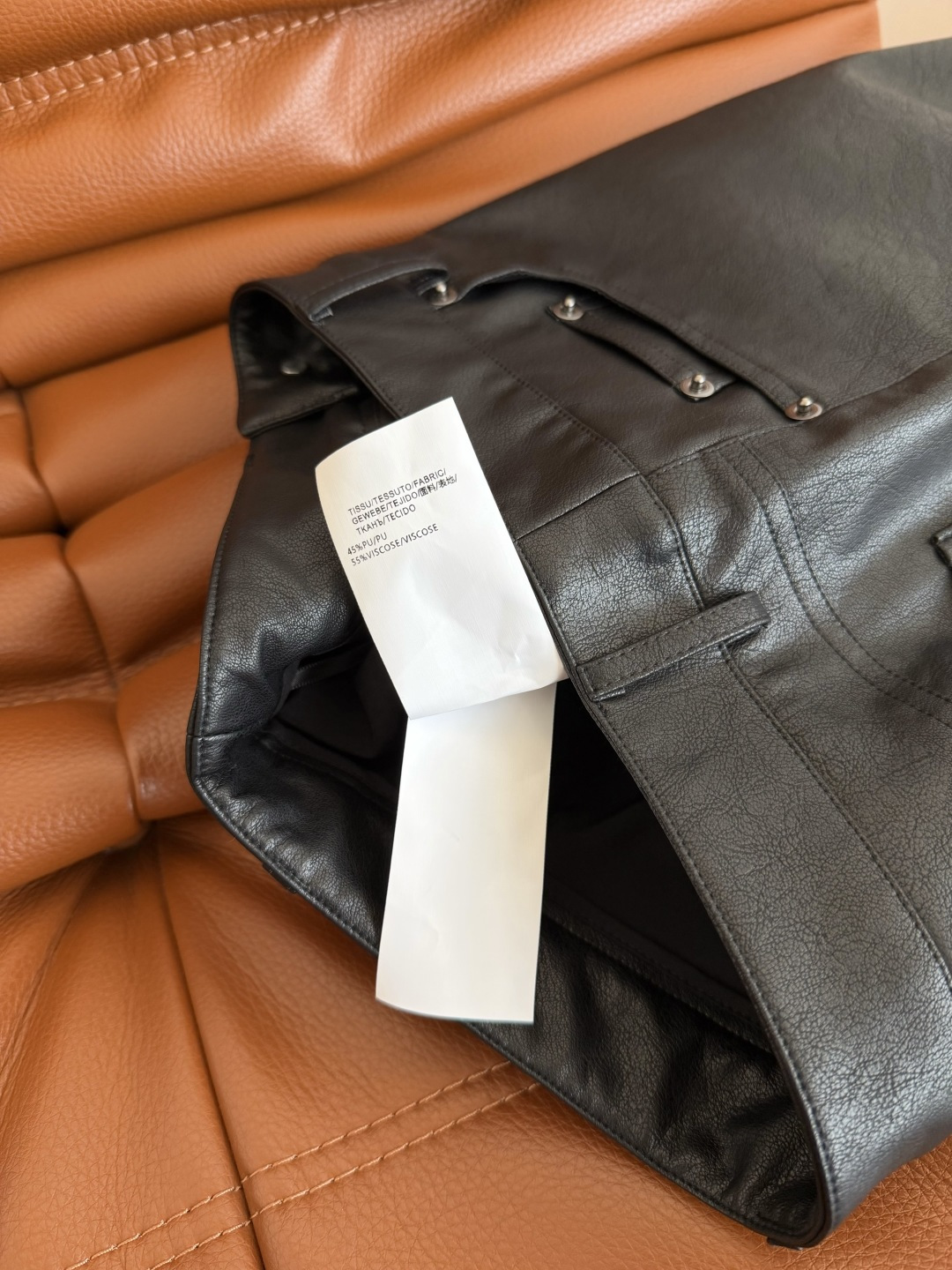 Rose朴彩英同款 万金油小皮裙 25秋冬 显高显瘦的皮质半裙 内里是裤裙的设计 不怕走光 非常实穿 整