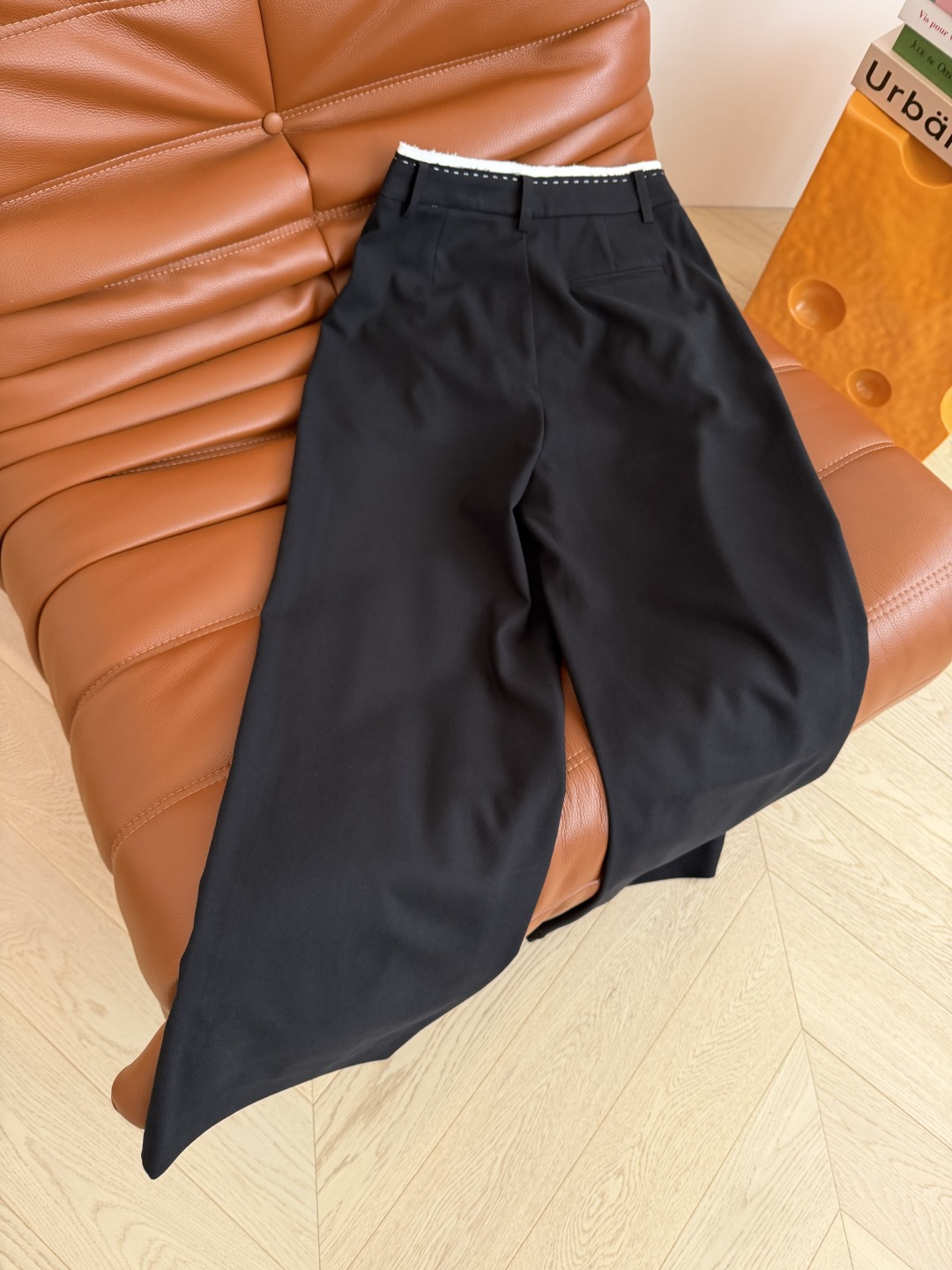 25秋冬 撞色明线毛边设计一套搭配 帅气有型 时髦Girl必备款 非常重工的明线装饰西装 肩部毛边和明线