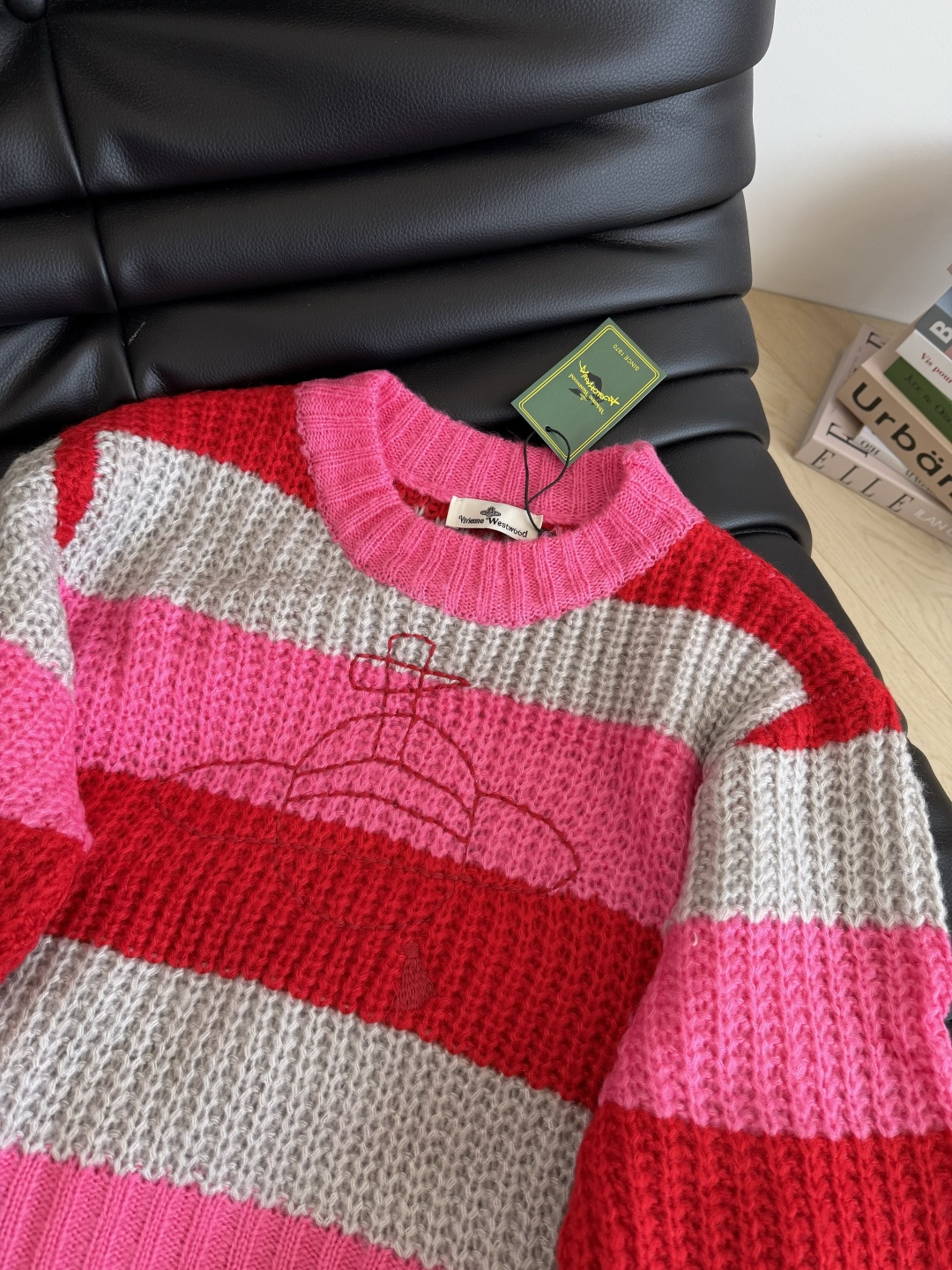 时髦慵懒必备 25秋冬 土星图案刺绣毛衣 撞色宽条纹设计 配色很好看 经典耐看 胸前大🪐图案刺绣 时髦有