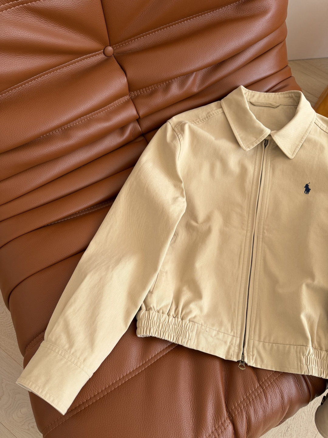 复古时髦 25秋冬 马儿图案刺绣夹克外套 时髦的老干部风格 上身太好看了 浓浓复古和时髦 拍照很出片 有