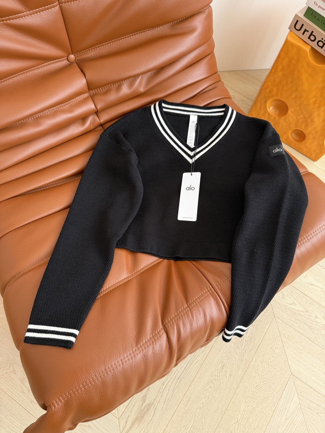 金智秀 超多博主同款 白条撞色针织一系列 特别推荐入手 上身超爱 开衫+v领上衣+背心裙+半裙 推荐成套