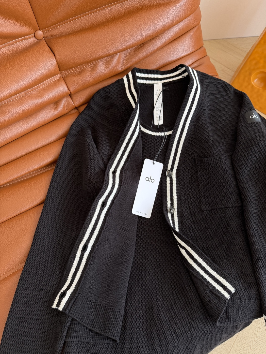 金智秀 超多博主同款 白条撞色针织一系列 特别推荐入手 上身超爱 开衫+v领上衣+背心裙+半裙 推荐成套