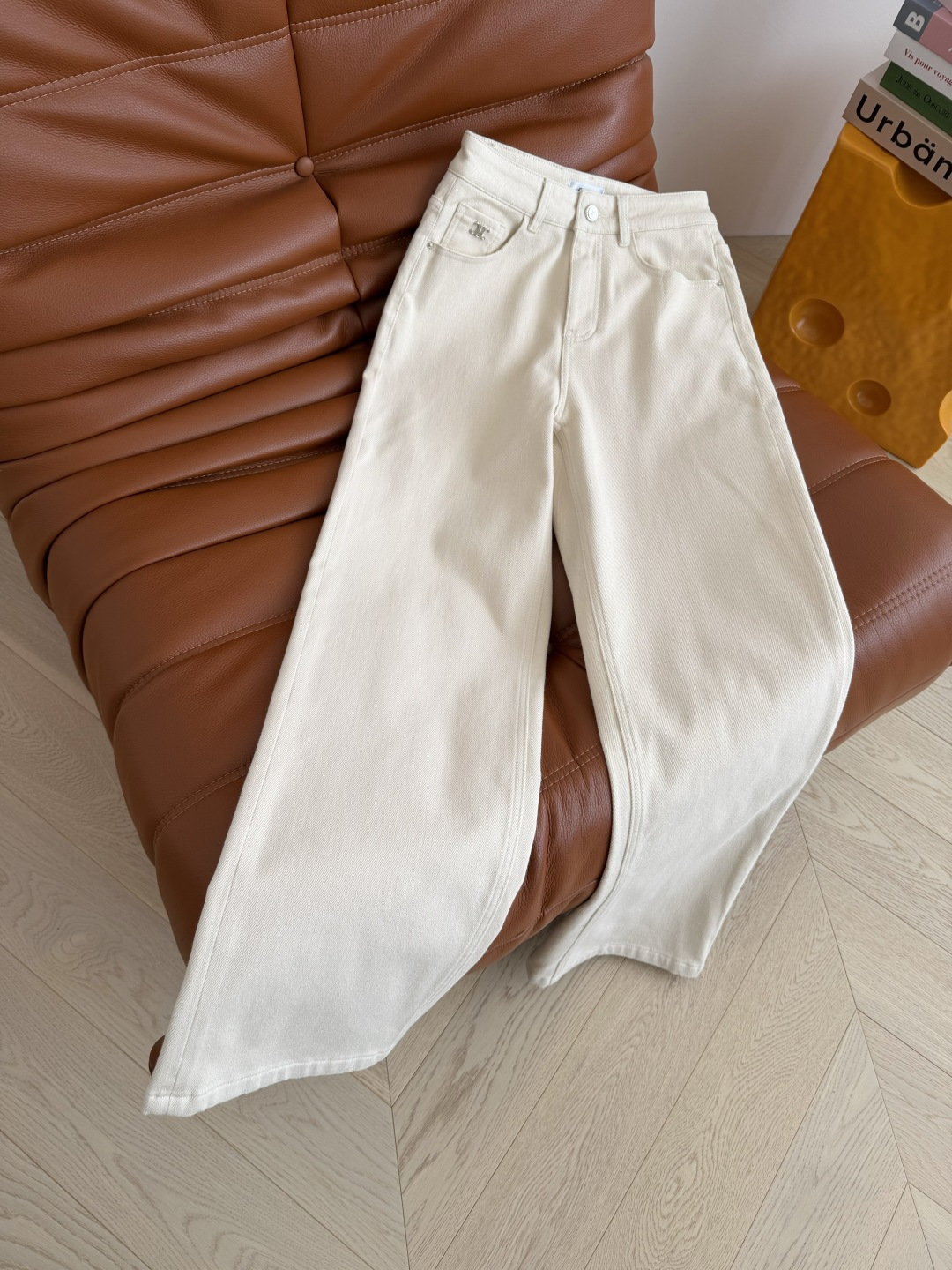 冬季保暖加绒系列 25FW 凯旋门logo刺绣直筒加绒牛仔裤 绝对值得入手的牛仔裤 上身即拉直双腿 时髦