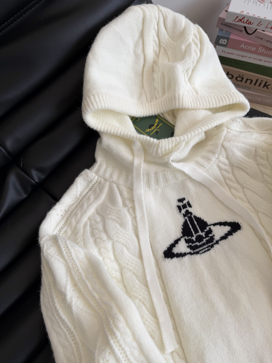 秋冬实穿 25FW 土星图案连帽毛衣 白色真的各种百搭 连帽设计 可以叠穿小外套或者大衣 短款版型上身很
