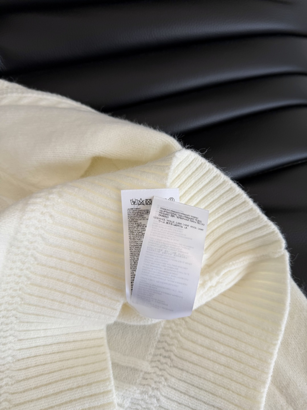 秋冬实穿 25FW 土星图案连帽毛衣 白色真的各种百搭 连帽设计 可以叠穿小外套或者大衣 短款版型上身很