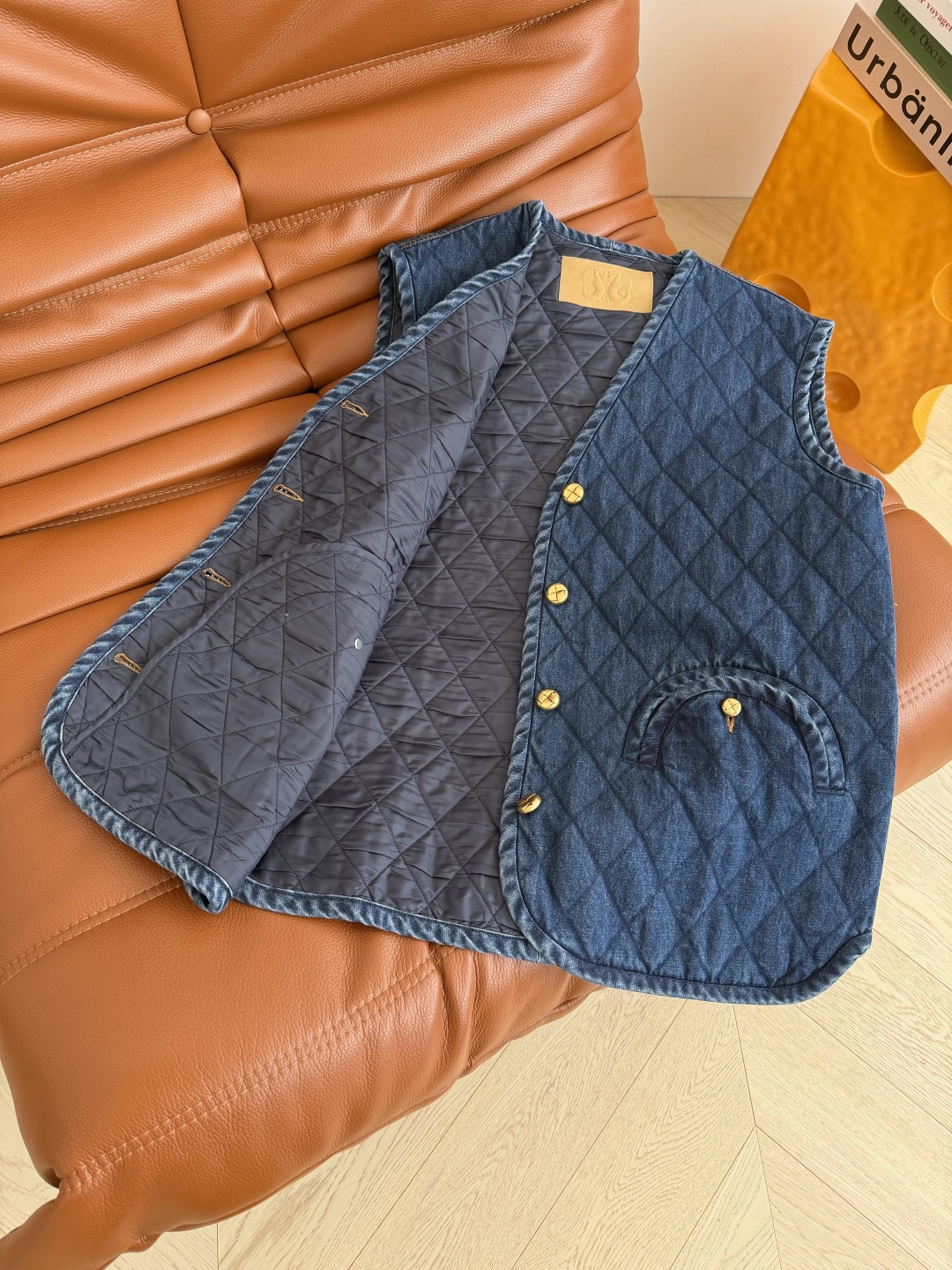 25秋冬 时髦叠穿单品 菱格牛仔夹棉马甲外套 各种叠穿卫衣衬衫毛衣都OK 氛围穿搭时髦感轻松Get 重工