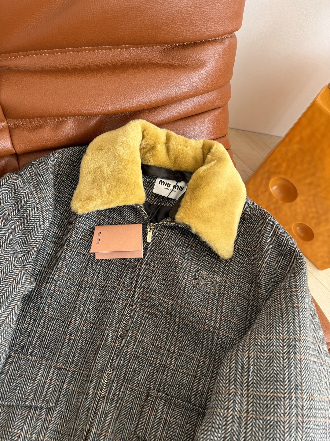 35秋冬新款 可拆卸皮毛双层领子格子外套 一股冬日复古气息 时髦减龄 超正的缪系穿搭Look 定制的羊毛