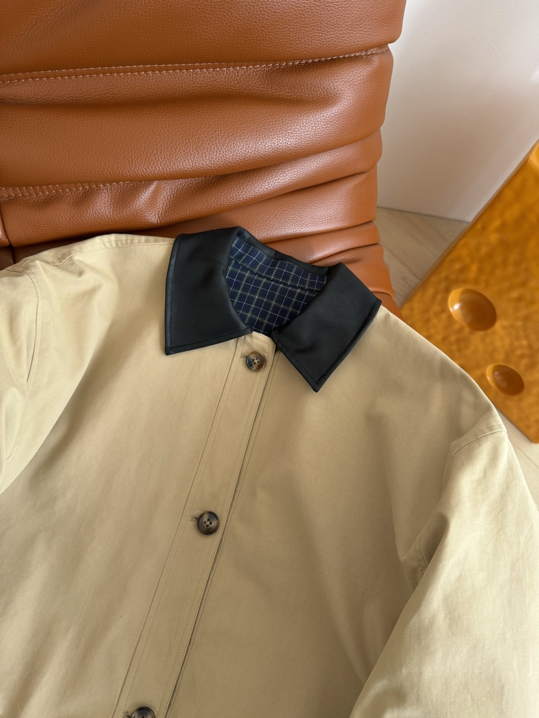 两面穿设计 25秋冬 两面穿设计中长款风衣外套 休闲有型 很有氛围感 两面不同的风格自由切换 一面经典卡