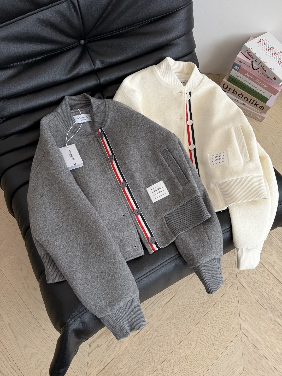 25新品 经典撞色织带拼接毛呢棒球服 随性又飒气的飞行夹克 撞色三色织带装饰感很强 简约有亮点 小短款设