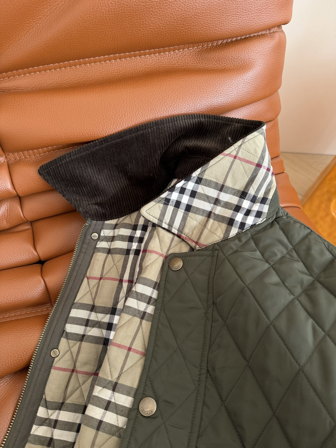 25FW 巨实穿中长款棉服外套 超绝的军绿色 经典灯芯绒翻领和全拉链设计 最最好穿的中长款长度 上身太好