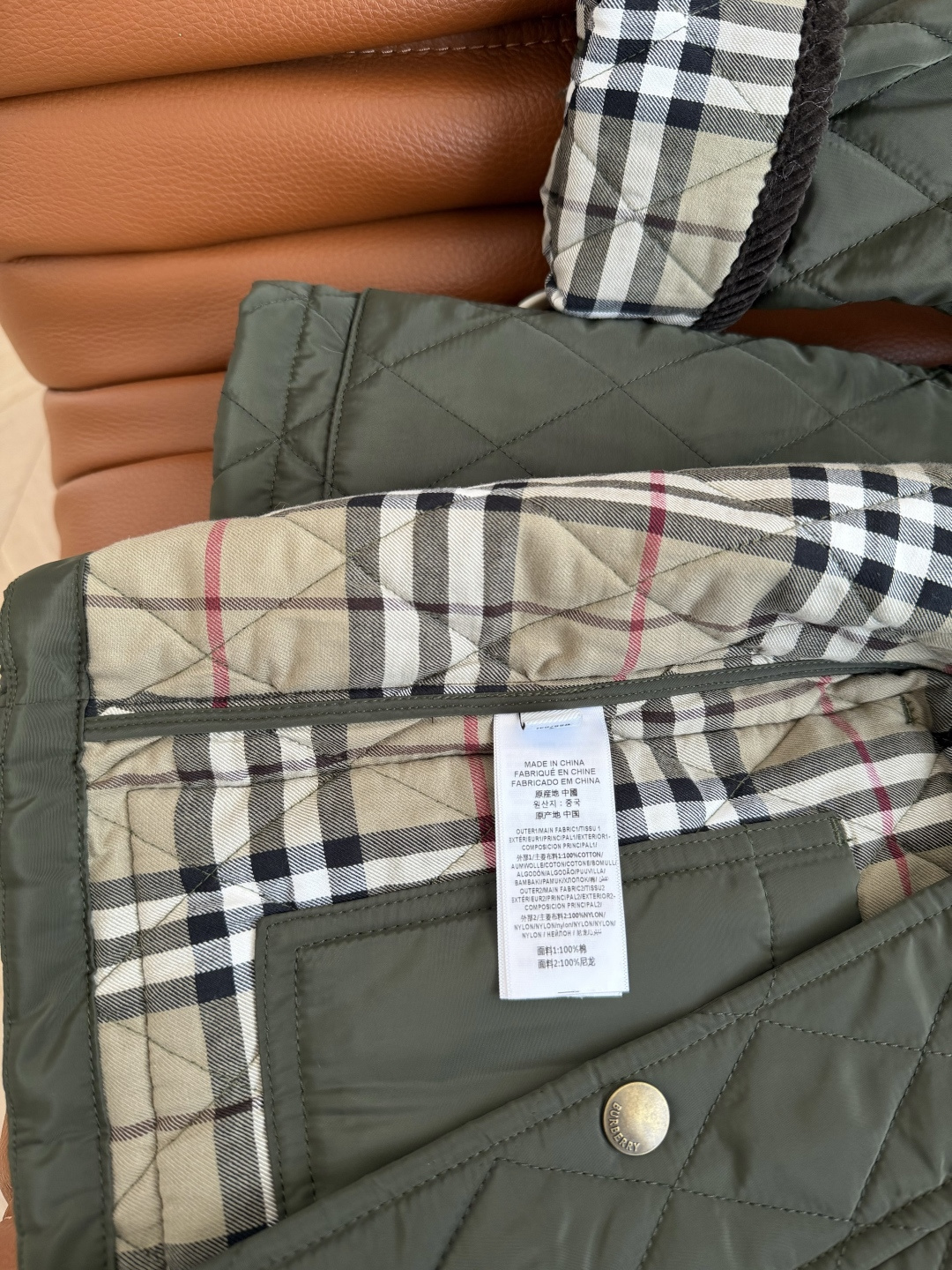 25FW 巨实穿中长款棉服外套 超绝的军绿色 经典灯芯绒翻领和全拉链设计 最最好穿的中长款长度 上身太好