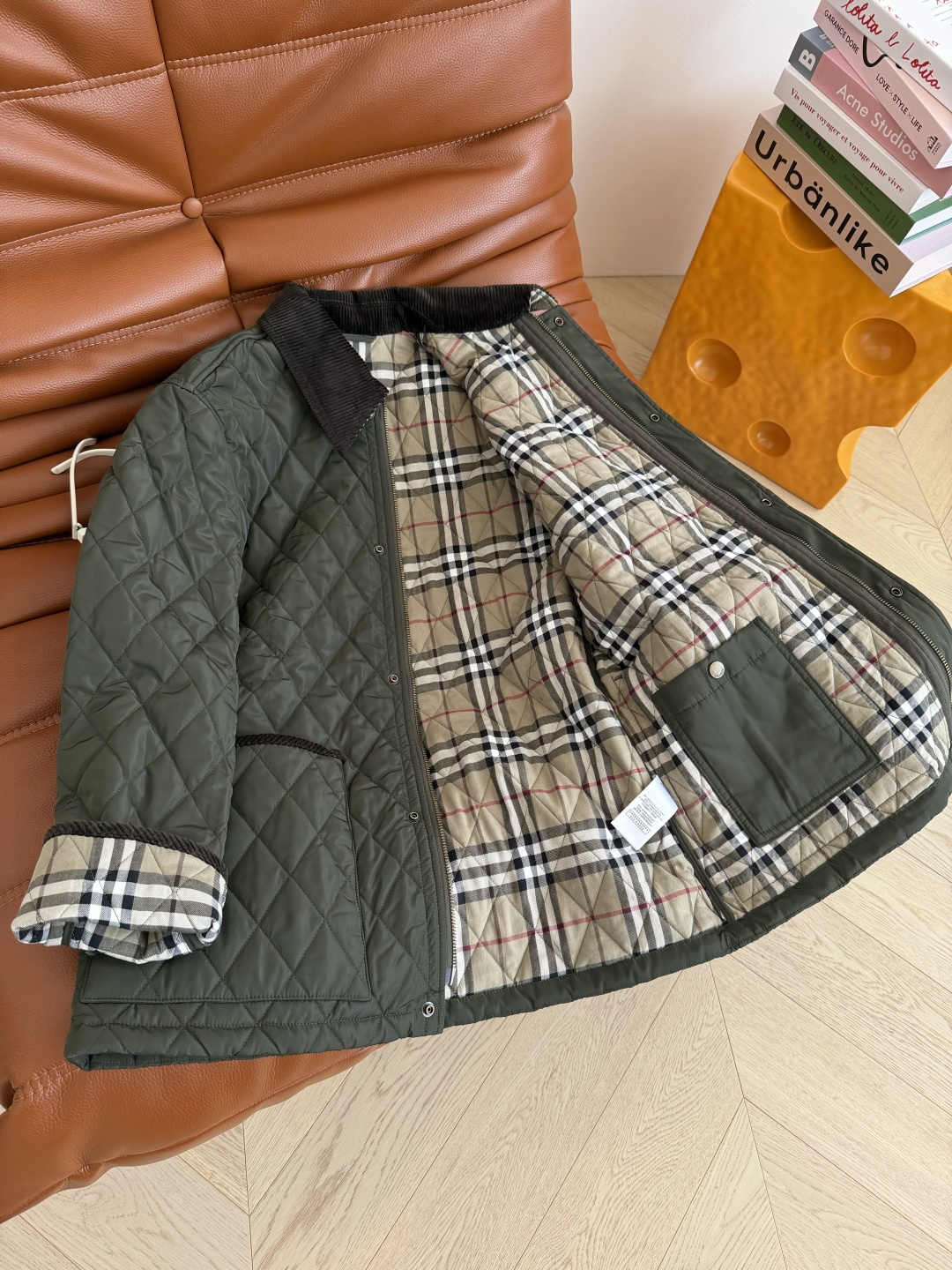 25FW 巨实穿中长款棉服外套 超绝的军绿色 经典灯芯绒翻领和全拉链设计 最最好穿的中长款长度 上身太好