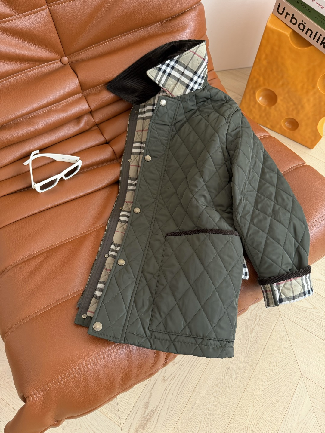 25FW 巨实穿中长款棉服外套 超绝的军绿色 经典灯芯绒翻领和全拉链设计 最最好穿的中长款长度 上身太好