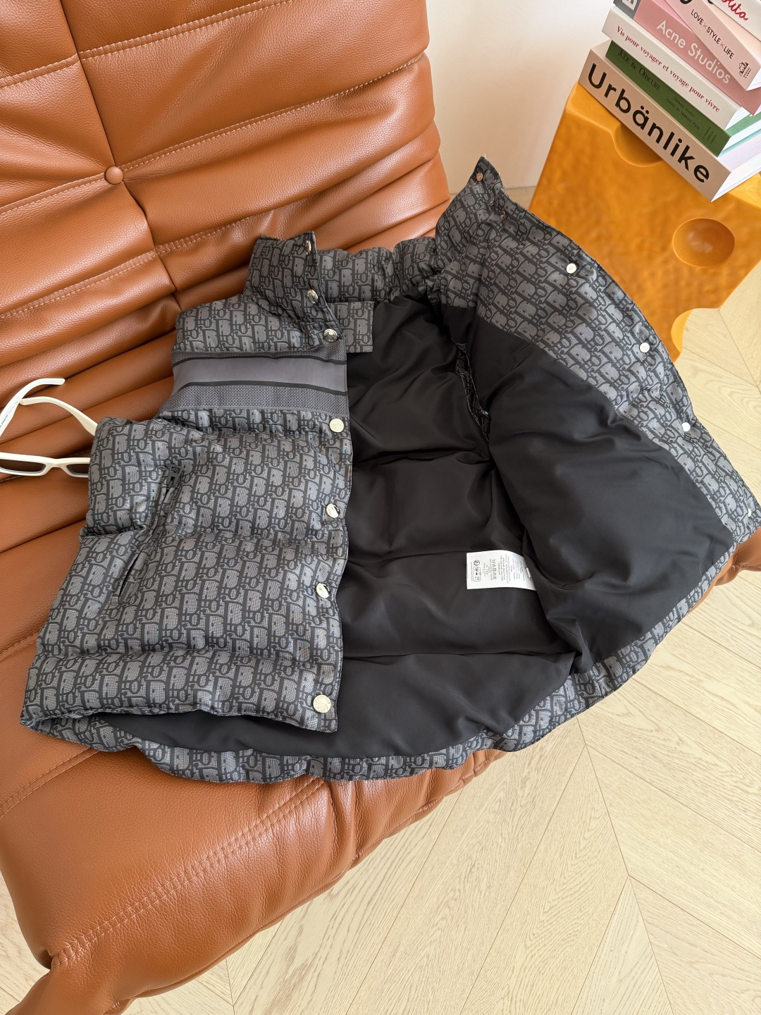 25秋冬Ski系列 经典老花logo马甲外套 这个冬季必备的保暖单品 叠穿超级好看 经典老花logo提花