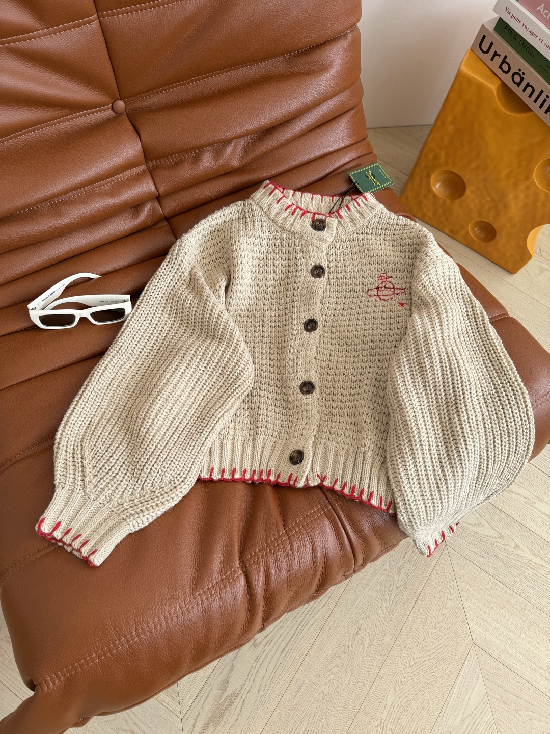 25秋冬 全球限定款 土星装饰两件套开衫毛衣 灯笼袖开衫搭配围巾两件套设计 简直太好看了 围巾单独用也很