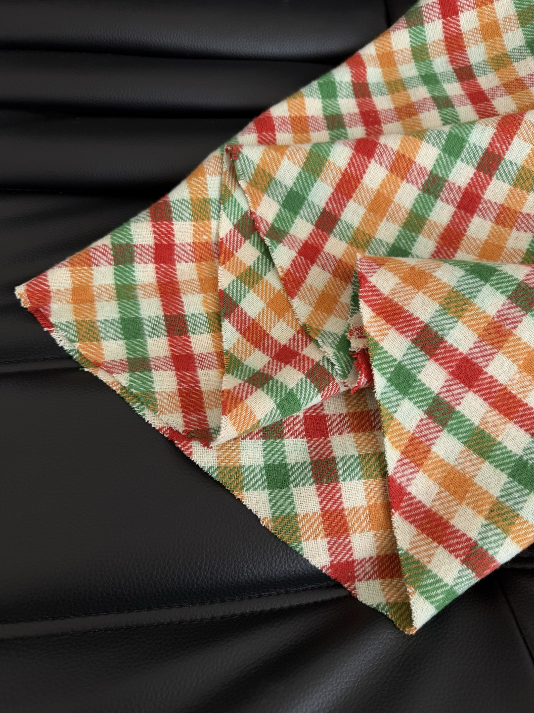 赵今麦同款 超多博主同款 25秋冬 彩虹配色格纹羊毛半裙 上身就是时尚宠儿 是冬日里点亮整个穿搭的一件单