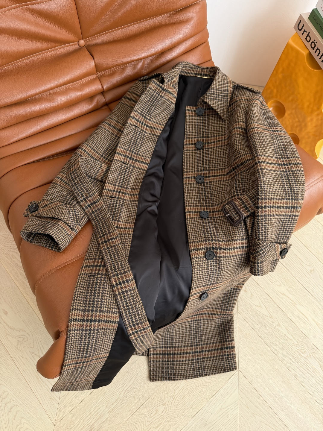 rose同款 25FW 复古格纹羊毛风衣大衣 这一件绝对是本季最值得收藏的一件大衣 风衣式设计 腰部系腰