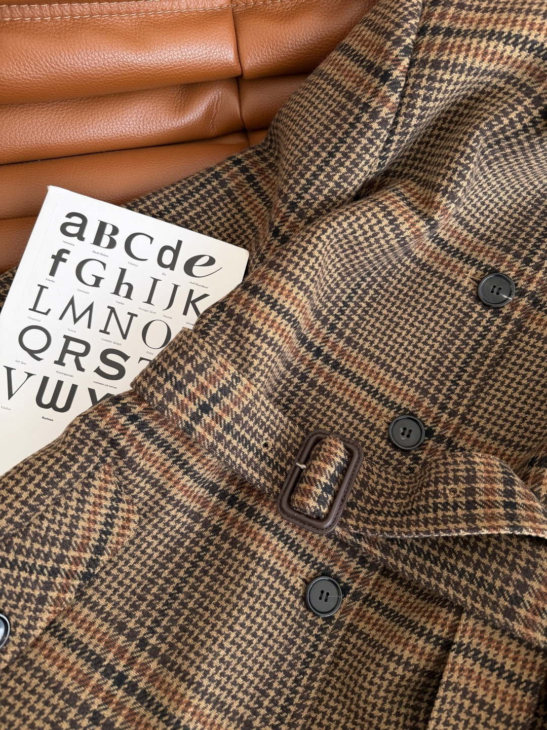 rose同款 25FW 复古格纹羊毛风衣大衣 这一件绝对是本季最值得收藏的一件大衣 风衣式设计 腰部系腰