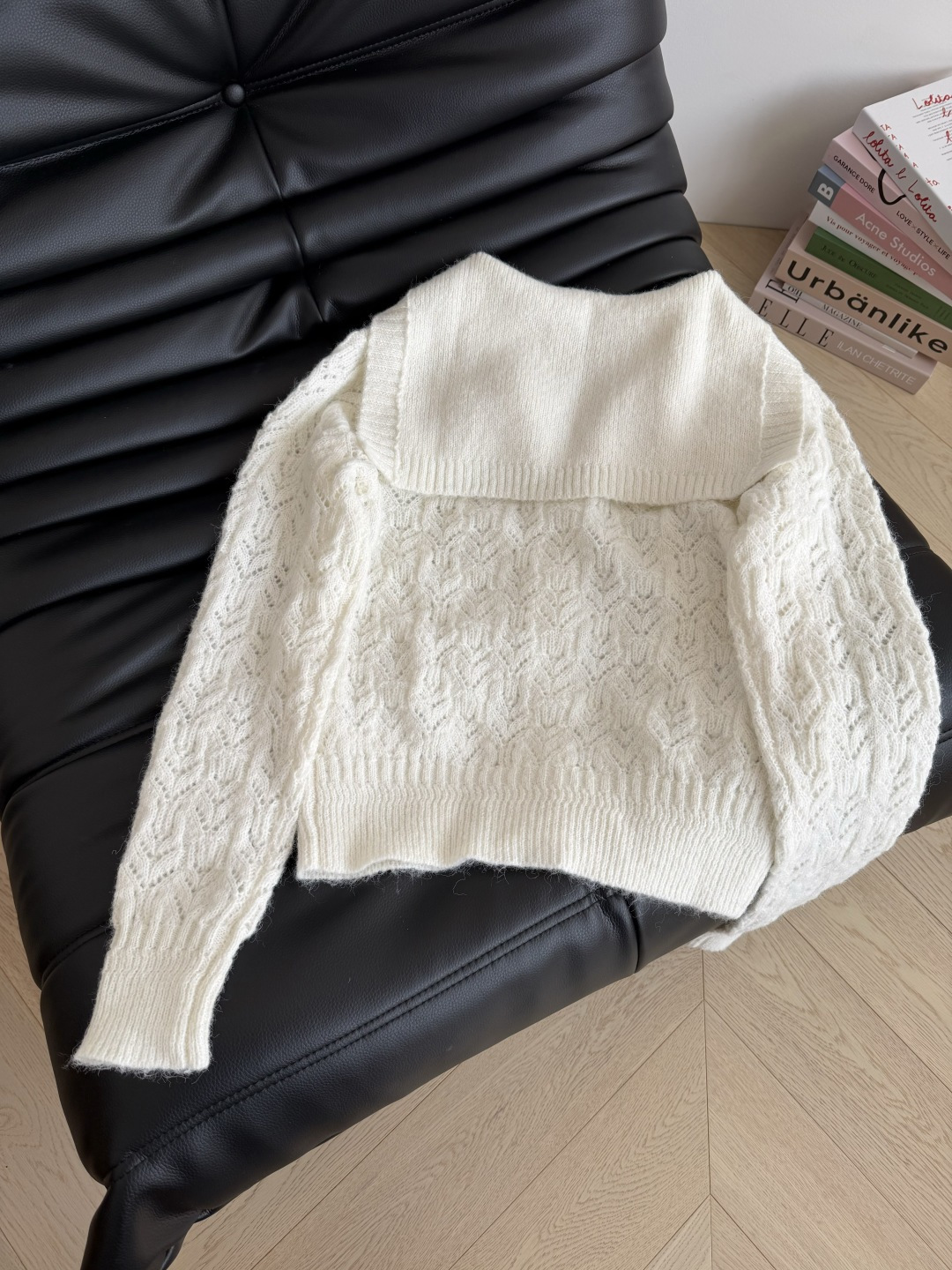 开衫中的白月光 25秋冬 土星logo刺绣翻领开衫 超级温柔的感觉 软糯有氛围感 海军风翻领设计 重工镂