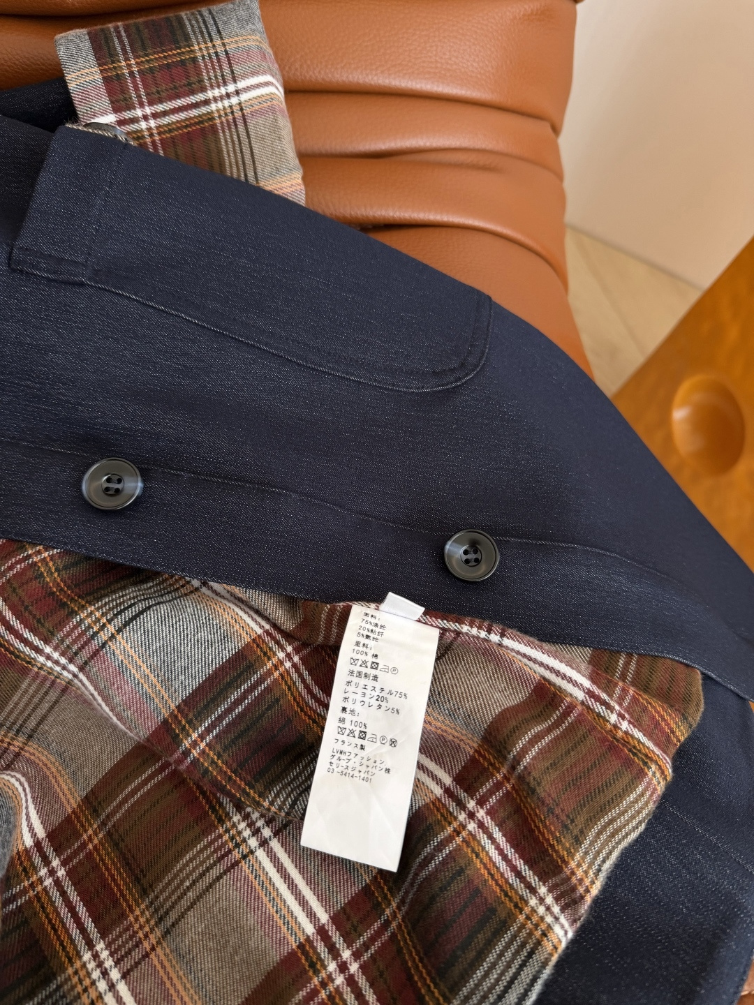 复古有型 25秋冬 复古格纹拼接设计牛仔风衣外套 中长款设计最最实穿了 自带休闲氛围感 采用进口的天丝牛