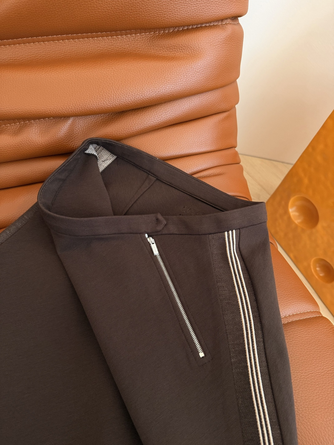 毛晓彤 超多明星同款 25秋冬 撞色设计一套搭配 棒球服卫衣+双侧织带拼接半裙 超级好看的一套 重磅定制