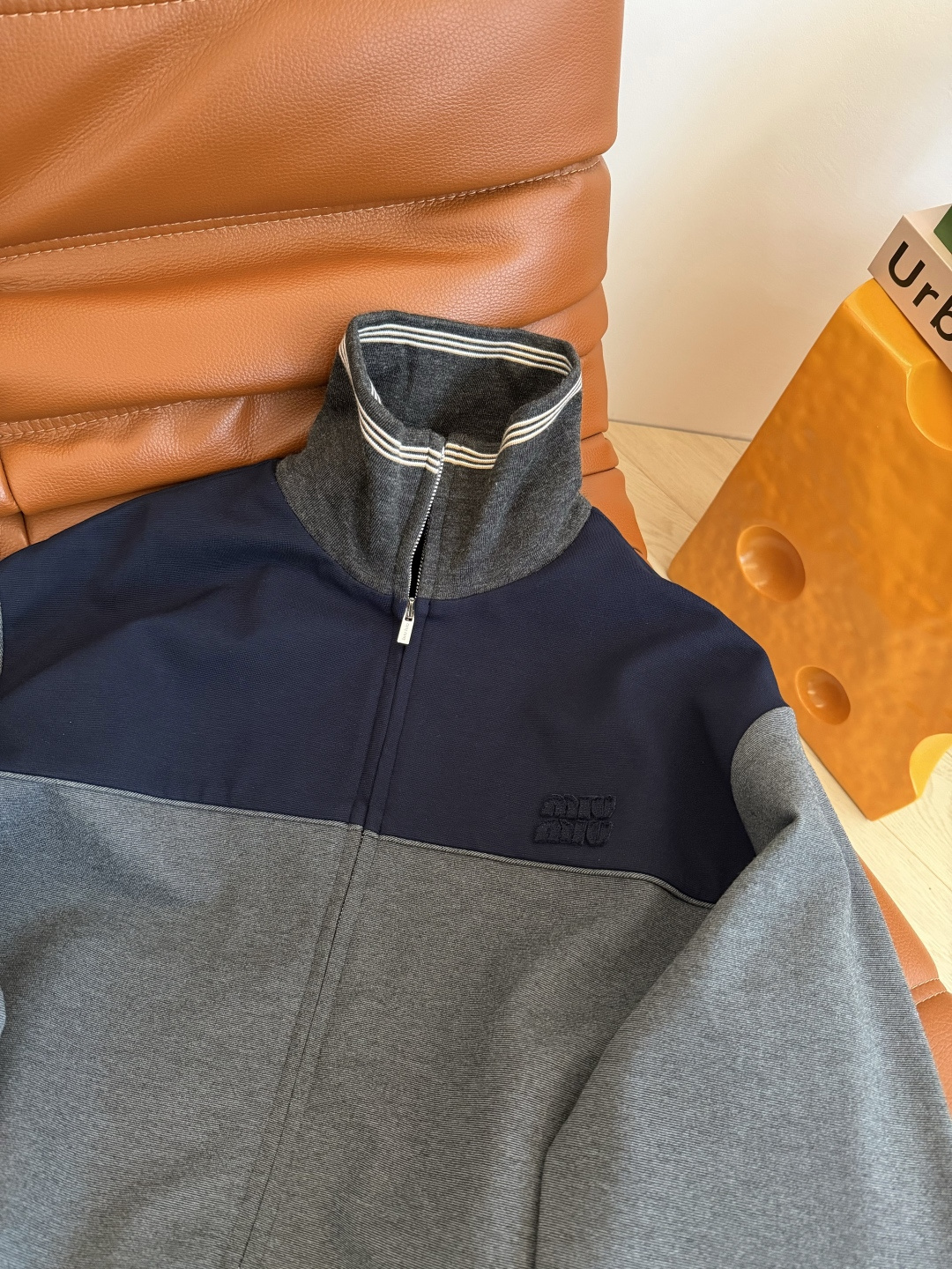 毛晓彤 超多明星同款 25秋冬 撞色设计一套搭配 棒球服卫衣+双侧织带拼接半裙 超级好看的一套 重磅定制