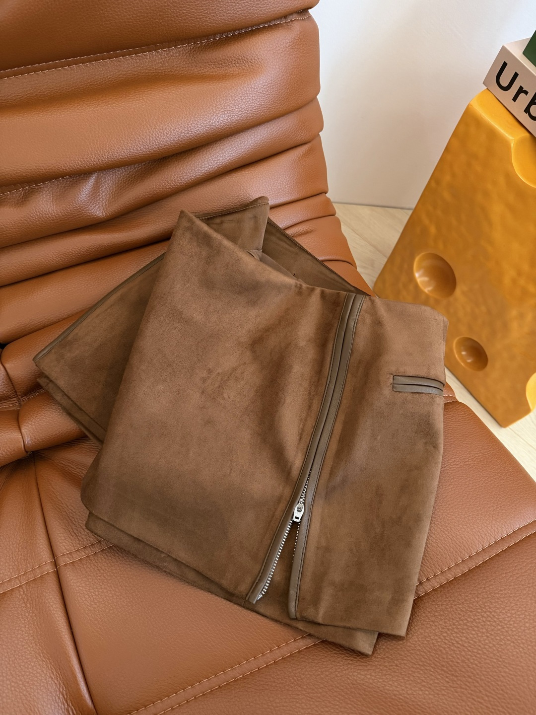 长腿精 25秋冬 侧边拉链开叉设计短半裙裤裙 上身就是腿精本精 溢出屏幕的长腿 迷你超短款设计 内里是短