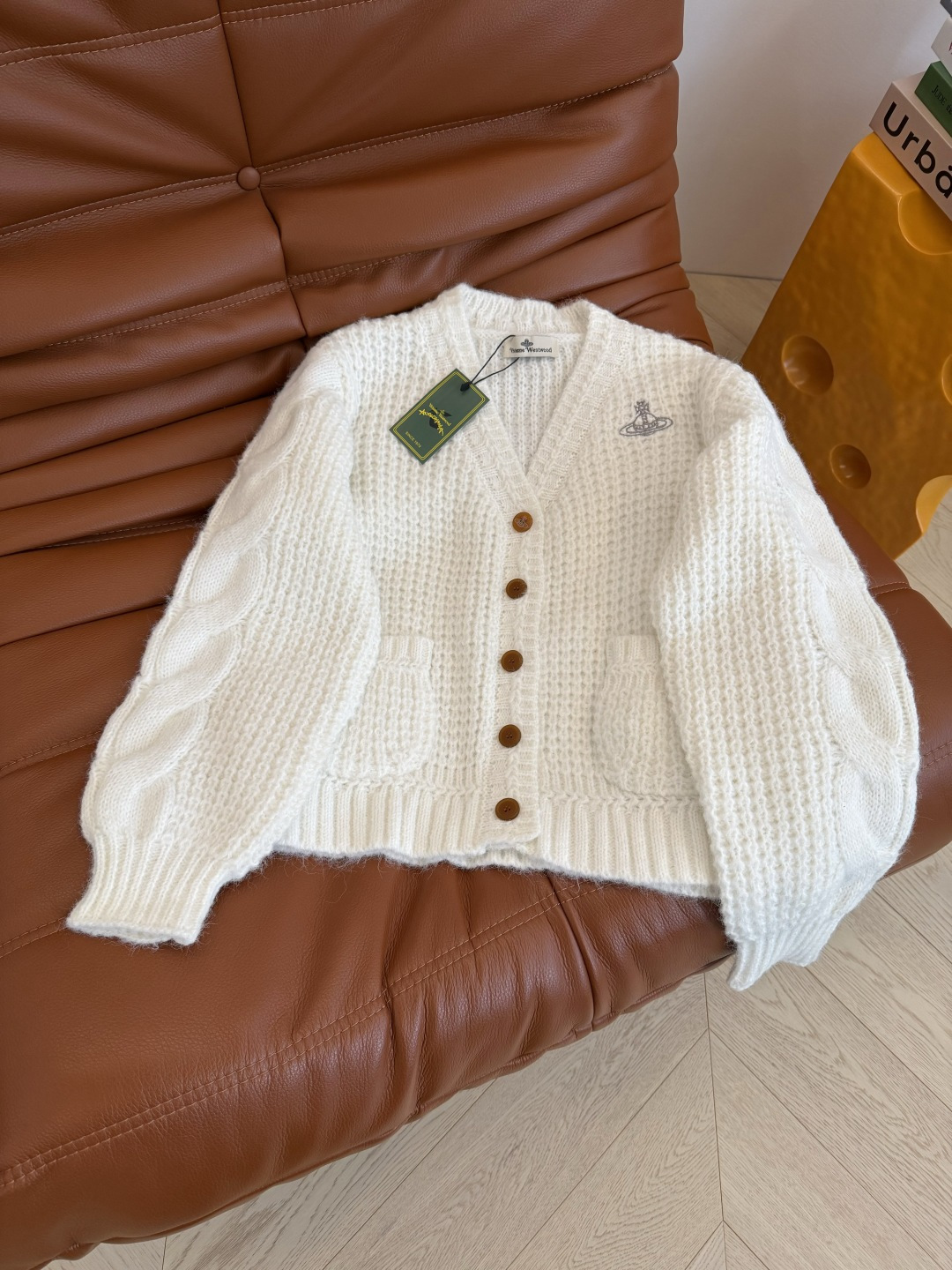 奶fufu的氛围感 25秋冬 土星图案刺绣开衫毛衣 一秒爱上 一整个减龄效果Feel 白色奶fufu的 