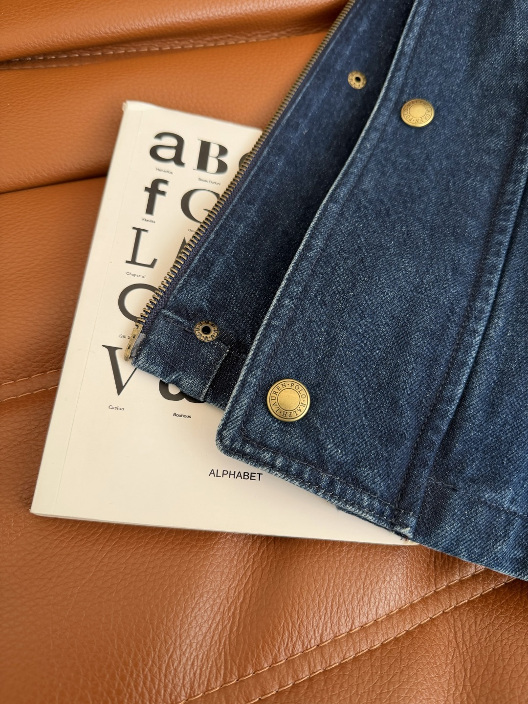 复古巴恩风 25FW 灯芯绒领子拼接牛仔外套 内里全棉格纹里衬 双层面料保暖 冬季时髦必备 里面可以搭配